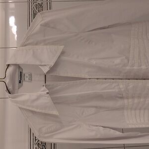 Nygard Collection White Fitted Button-Up Shirt ✨ NWOT ✨